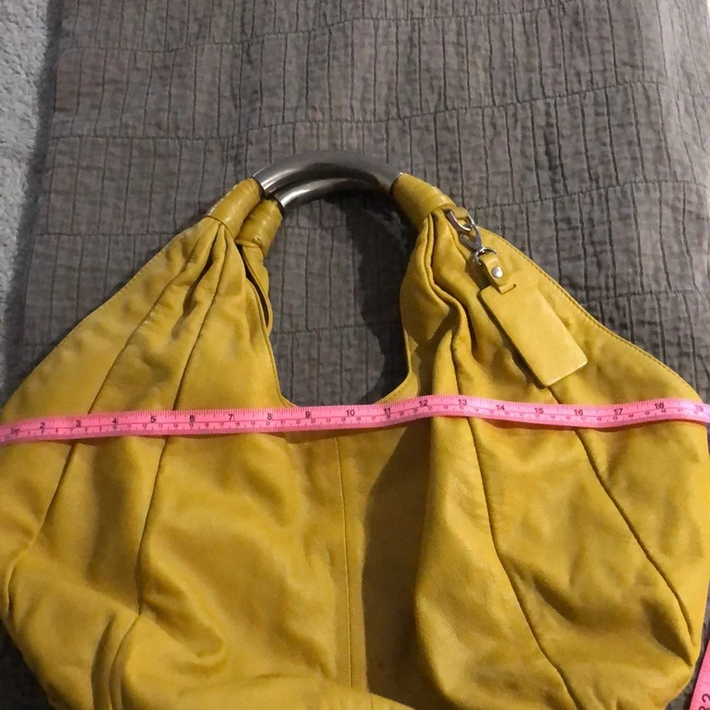 Kenneth Cole Mustard bag . - Picture 6 of 6